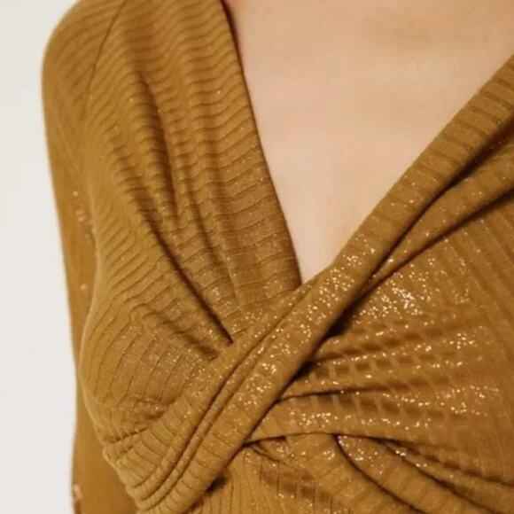 ANTHROPOLOGIE Green/Gold Twist-Front Shimmer Top Size Small NWT - Picture 7 of 16